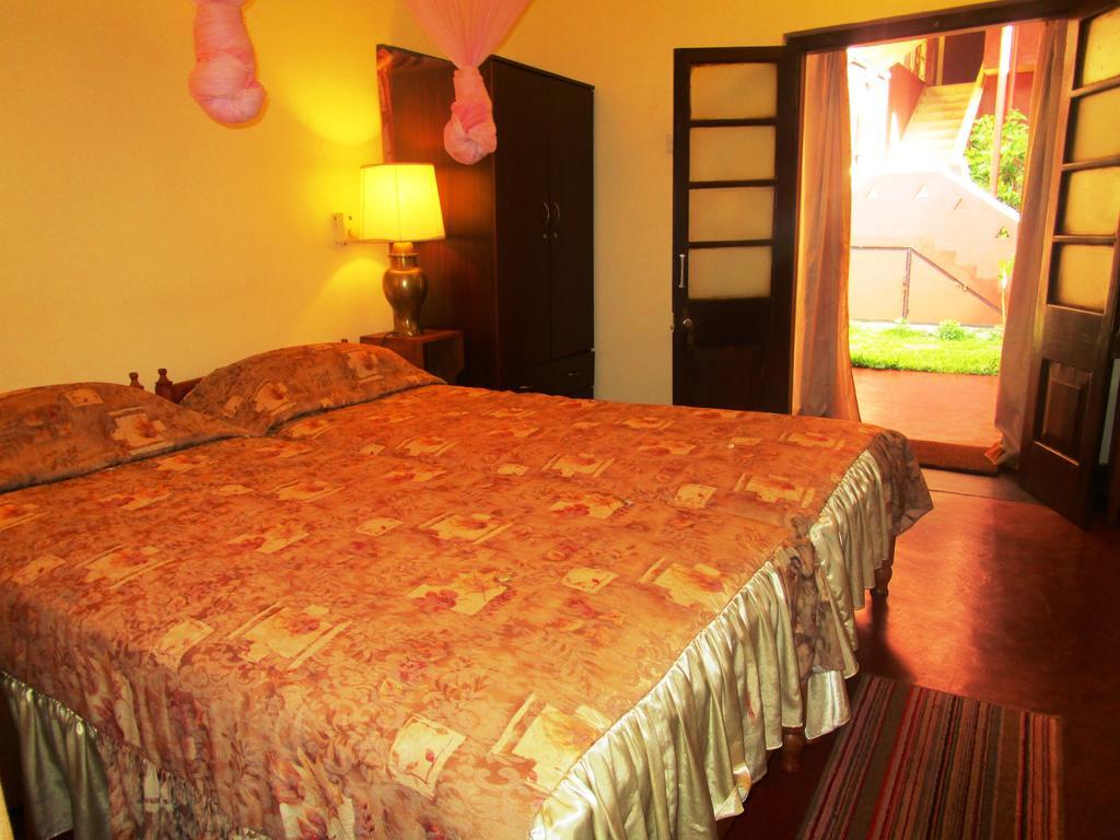 Hotel Shalini Anuradhapura Kamer foto